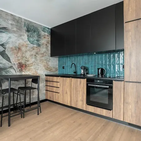 Spacious Apartment In A Quiet Area Of Poznan By Noclegi Renters Exterior photo